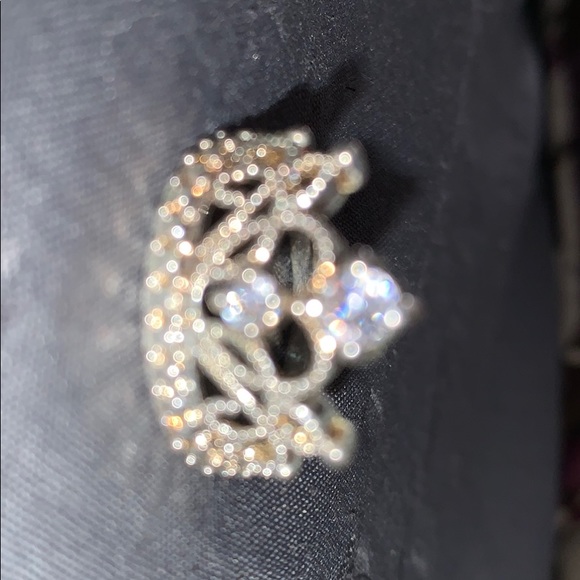 Ring - Picture 2 of 4